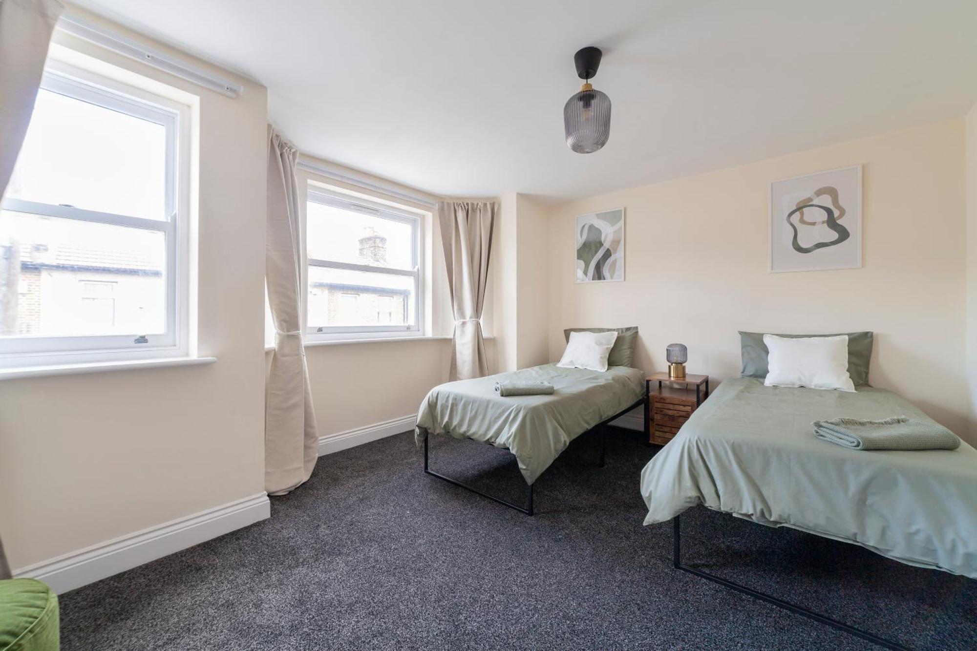 Arte Stays Serviced Houses Stratford - 3 Bedrooms 2 Bathrooms Houses London, Stratford, Maryland, Free Parking, Garden, Weekly Or Monthly Stays - Up To 8 Guests Dış mekan fotoğraf