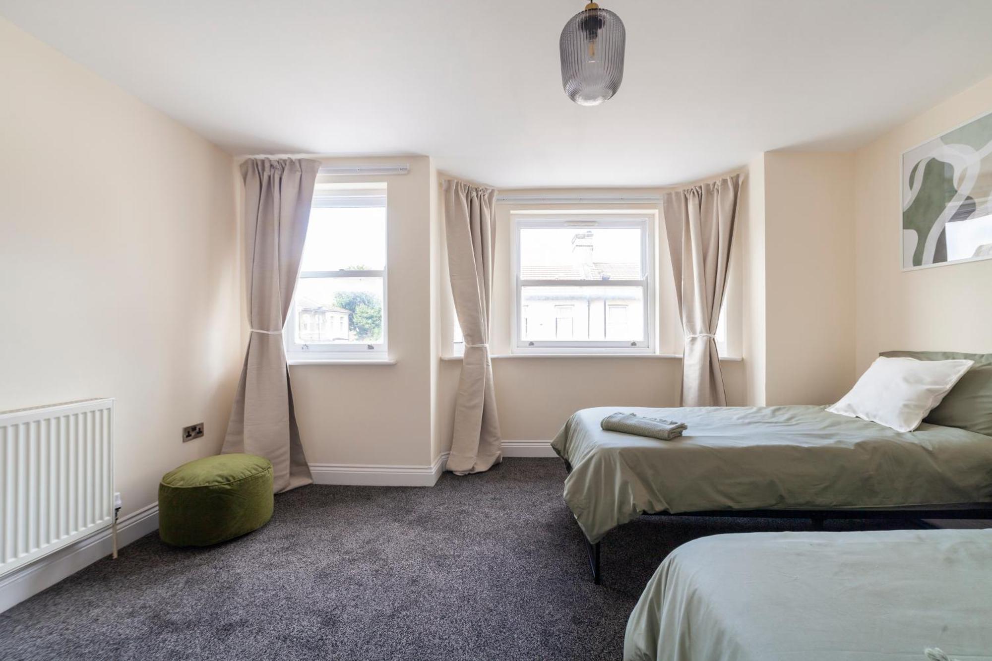 Arte Stays Serviced Houses Stratford - 3 Bedrooms 2 Bathrooms Houses London, Stratford, Maryland, Free Parking, Garden, Weekly Or Monthly Stays - Up To 8 Guests Dış mekan fotoğraf