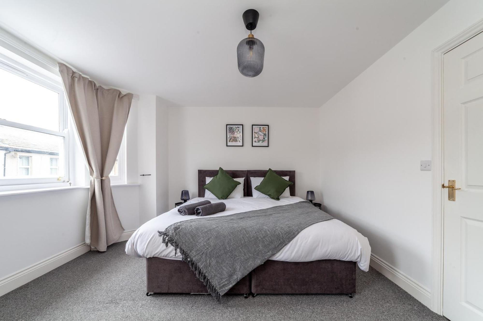 Arte Stays Serviced Houses Stratford - 3 Bedrooms 2 Bathrooms Houses London, Stratford, Maryland, Free Parking, Garden, Weekly Or Monthly Stays - Up To 8 Guests Dış mekan fotoğraf