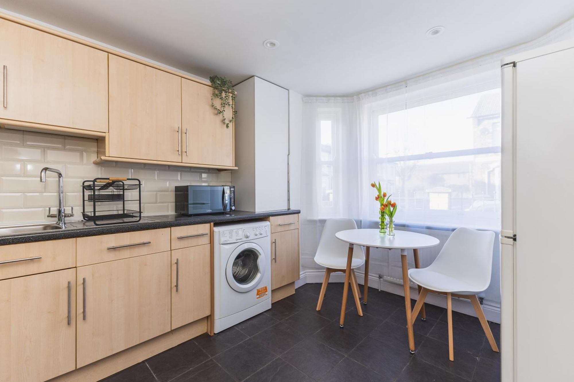 Arte Stays Serviced Houses Stratford - 3 Bedrooms 2 Bathrooms Houses London, Stratford, Maryland, Free Parking, Garden, Weekly Or Monthly Stays - Up To 8 Guests Dış mekan fotoğraf