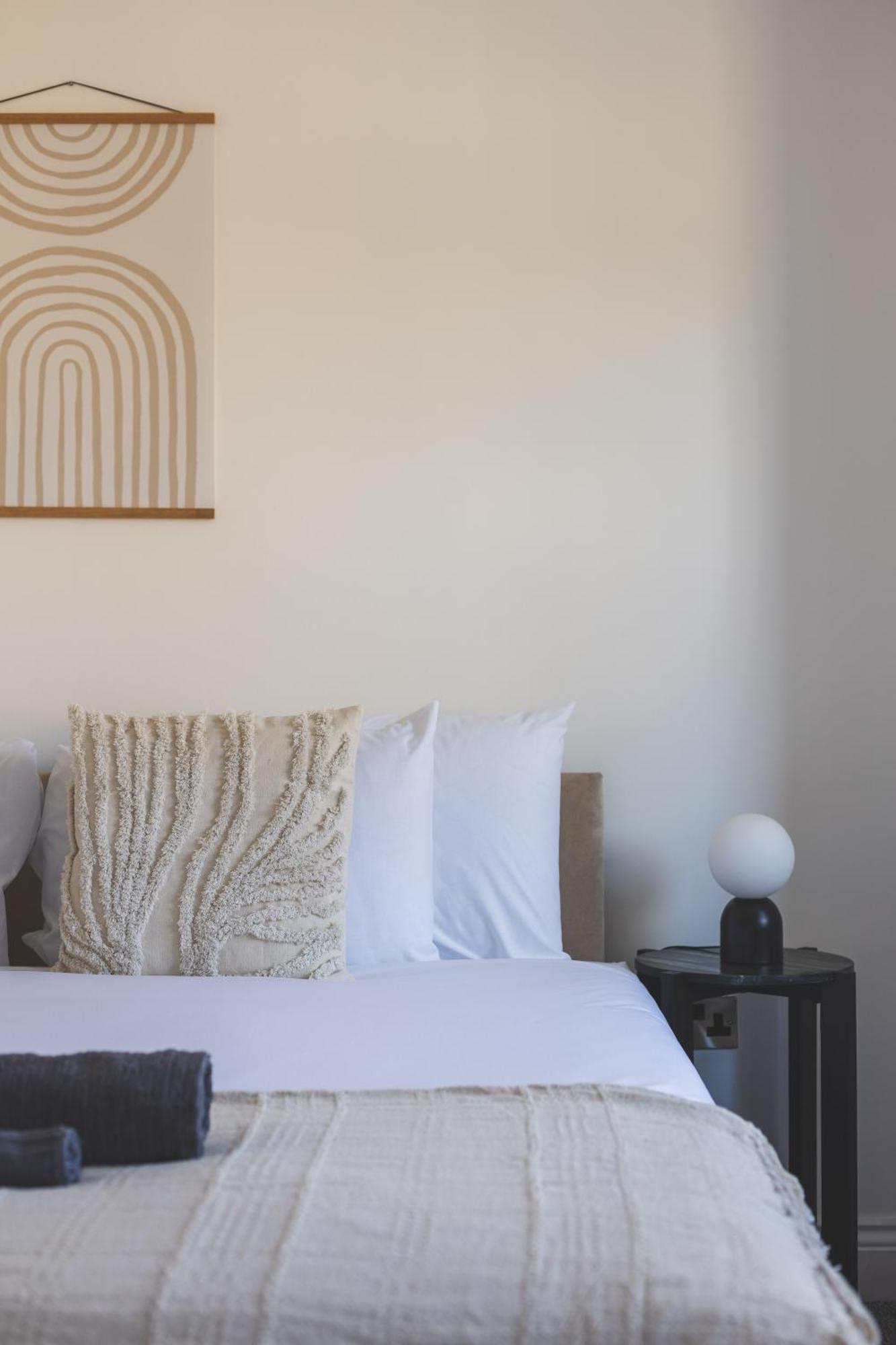 Arte Stays Serviced Houses Stratford - 3 Bedrooms 2 Bathrooms Houses London, Stratford, Maryland, Free Parking, Garden, Weekly Or Monthly Stays - Up To 8 Guests Dış mekan fotoğraf