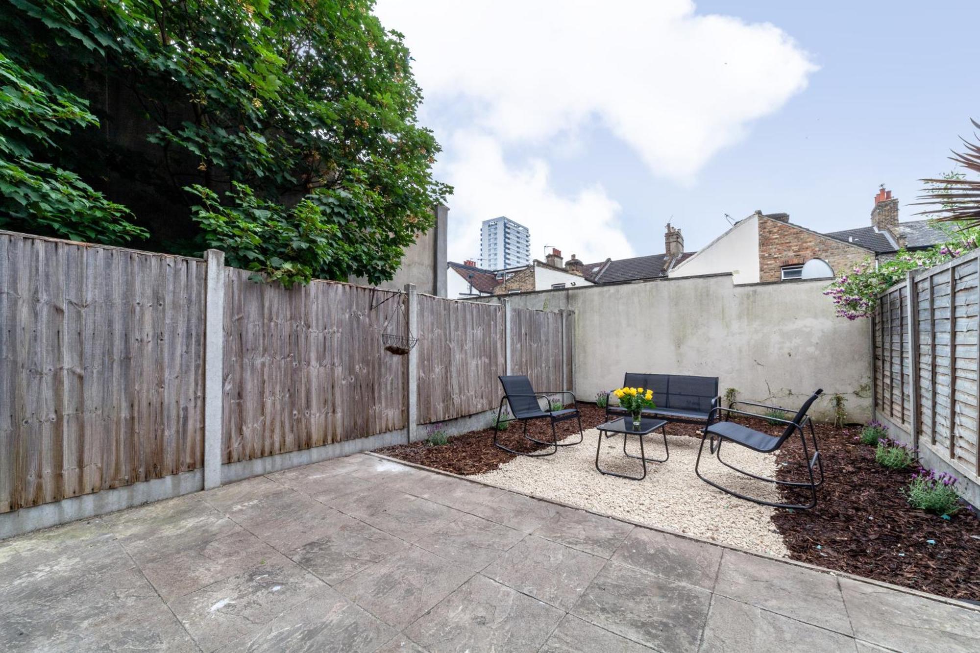 Arte Stays Serviced Houses Stratford - 3 Bedrooms 2 Bathrooms Houses London, Stratford, Maryland, Free Parking, Garden, Weekly Or Monthly Stays - Up To 8 Guests Dış mekan fotoğraf